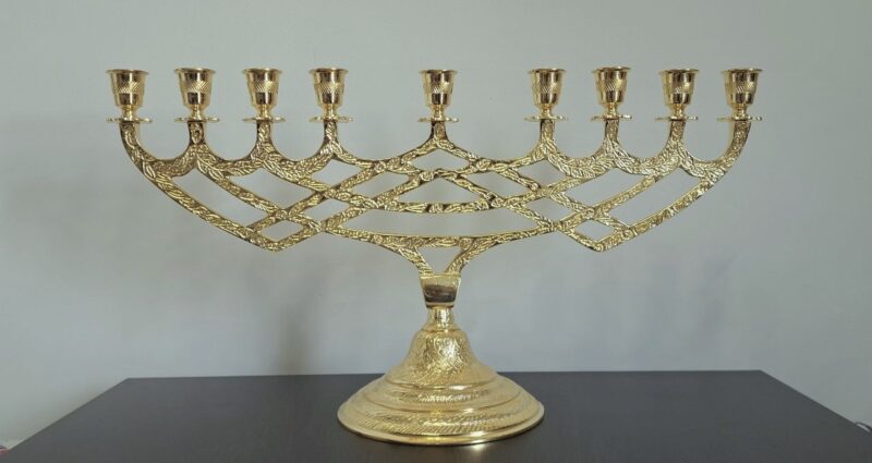 Menorah cincelada  Dorada