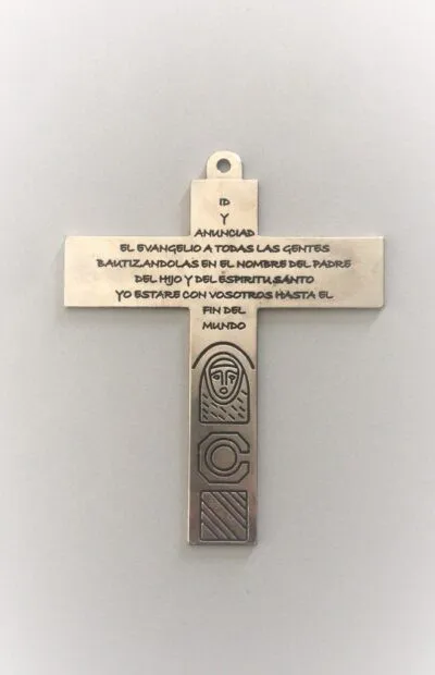 Cruz en plata "Familias en Misión" - Imagen 2
