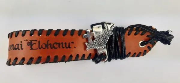 Colgador cuero COSIDO A MANO.MODELO 3 - Imagen 2