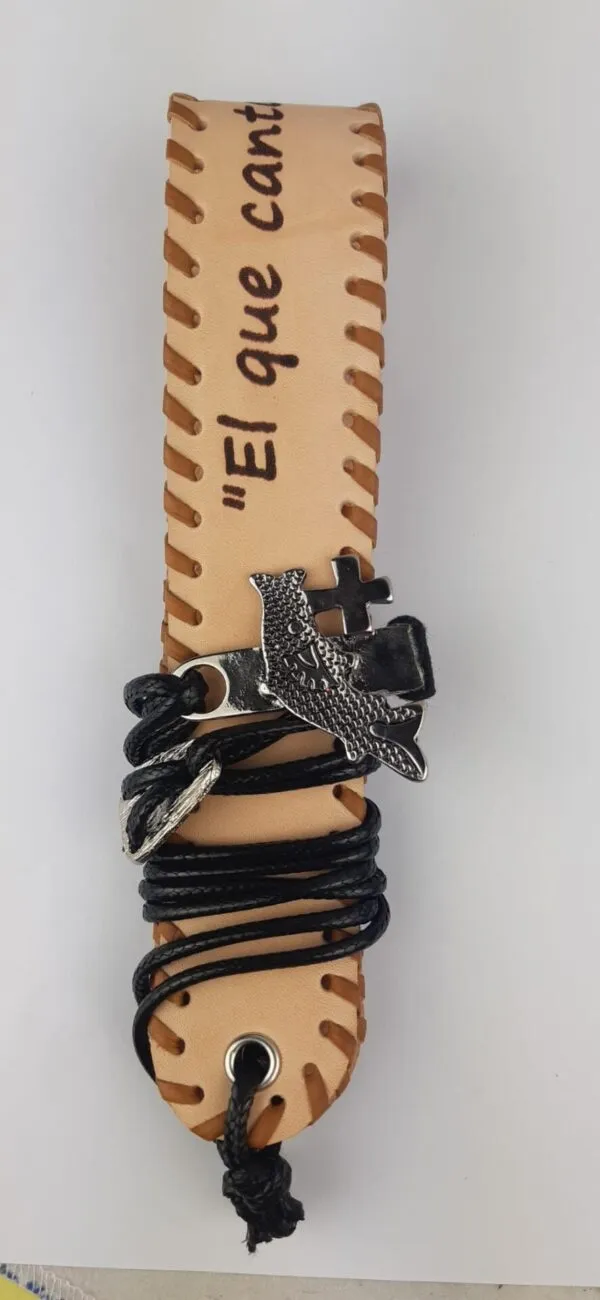 Colgador cuero COSIDO A MANO.MODELO 5 - Imagen 2